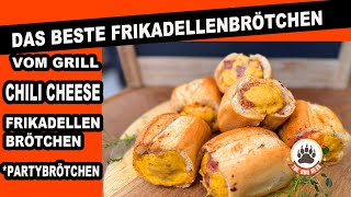 Chili Cheese Frikadellen Brötchen vom Grill  Partybrötchen  The BBQ BEAR [upl. by Pich]