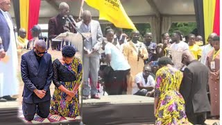 LOVE ENO Eddy Kenzo amp Nyamutoro kneel down to fetch marriage blessings from religious leaders [upl. by Cher]