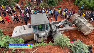 Glissement de terrain à Djoumayah  les efforts des citoyens et des agents pour libérer la route [upl. by Yerag761]