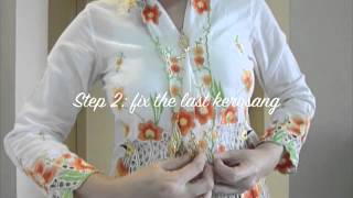 How to wear Peranakan Kerosang Brooch [upl. by Noreen]