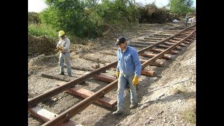 Cambio de rieles y durmientes en el Belgrano [upl. by Enomes]