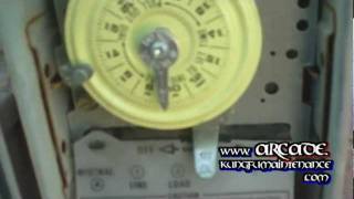 How To Reset Old School Mechanical Timer Settings For Daylight Savings [upl. by Dweck815]