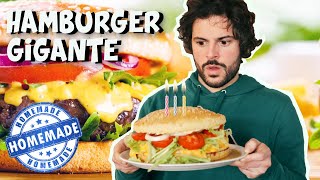 Hamburger GIGANTE fatto in casa  CUCINA BUTTATA [upl. by Semmes947]