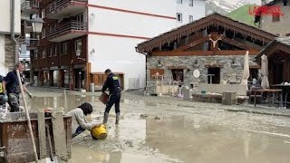 Valle dAosta a Cervinia si scava nel fango dopo lalluvione [upl. by Ahsemak]