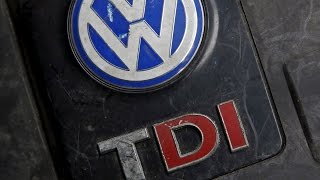 ‪Volkswagen‬ lo scandalo raccontato in 2 minutiDieselgate [upl. by Papotto]