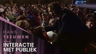 Hans Teeuwen  Interactie met publiek  Hard en Zielig [upl. by Udenihc929]