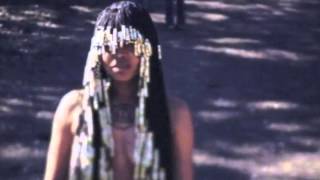 Erykah Badu  Vibrate On [upl. by Goldina250]