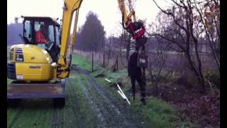 Omheining plaatsen december 2011wmv [upl. by Orling83]