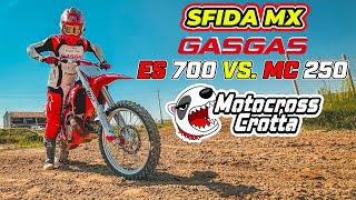 GASGAS MC250 VS ES700 💥 CHI E PIU VELOCE 😱  ALLENAMENTO IN PISTA DA CROSS A CROTTA 🚀 [upl. by Marler945]