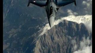 SOLO TURK  F16 Solo Gosterisi  Turkish F16 Solo Show [upl. by Ttenyl]