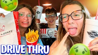 PEDINDO E COMENDO TUDO QUE A PESSOA DA FRENTE PEDIU NO DRIVE THRU COM MEUS IRMÃOS [upl. by Brodeur]