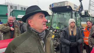 Landwirte protestieren gegen Ampelregierung in Lindau  Hubert Aiwanger vor Ort [upl. by Ahsieki]