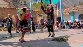 페루 산골마을 Ollantaytambo 중고교 개교 48주년 기념 무용 공연 [upl. by Airbmak]