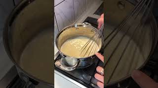 Pandispan cu crema de vanilie și cireșe dessert recipe delicios ➡️ clipul întreg e pe canal [upl. by Trebor]