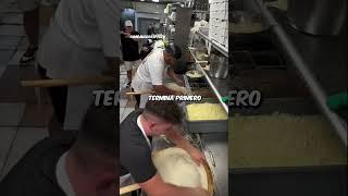 Él desafió a su jefe en la pizzería🍕 [upl. by Ilahsiav]