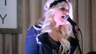 Lauren Alaina debuts a new song [upl. by Anilemrac]