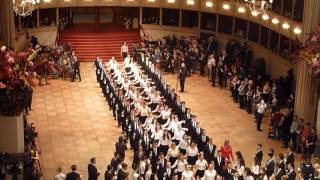 Wiener Opernball 2017 Generalprobe Einzug der Debütanten III [upl. by Eiblehs]