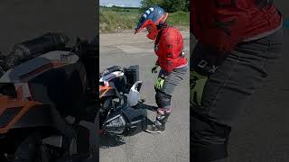 A jak zvedáš motorku ty  motocycle adventure ktm motovlog [upl. by Mcclees]