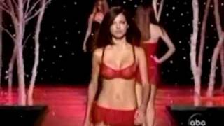 ADRIANA LIMA  quotBATUCADAquot [upl. by Wiltz901]