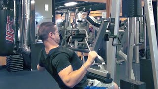 Lat Pulldown Training Tip Facilitating an quotExplosivequot Bench Press [upl. by Nosylla]