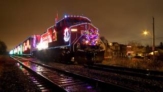 The Canadian Pacific Holiday Train Lights Up The Night HD [upl. by Chao]