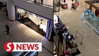 Flash floods hit Subang due to heavy rain popular mall also affected [upl. by Belia]