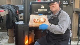 Pizza in a Cast Iron Pan on the Masterbuilt Gravity Series [upl. by Opportina247]