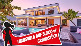 Luxusvilla auf 5000 qm Grundstück von Luxhaus  Hausbau Helden [upl. by Anitrak670]