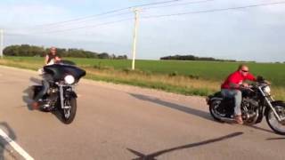 1250cc sportster vs 131quot street glide drag race [upl. by Brigid]