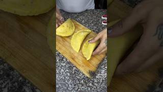 Empanada de plátano maduro con 100 pesos [upl. by Arras660]