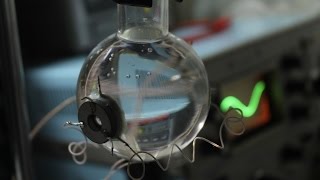 Однопузырьковая сонолюминесценция  Singlebubble sonoluminescence [upl. by Leiru]