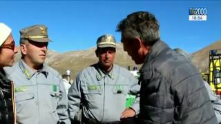 Terremoto Castelluccio di Norcia da paesaggi mozzafiato a cumulo di macerie [upl. by Eissirhc627]