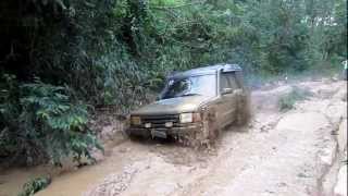 Atoleiros em Cajamar  Landrover Discover  Isuzu Trooper  Troller T4 [upl. by Aisyla]