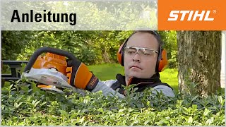 SchnittTechnik BenzinHeckenschere waagerechter Schnitt der STIHL HS 56 CE [upl. by Miharba487]