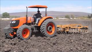 Tractor KUBOTA M108S Rastreando Jacona Mich Febrero 2015  EAE Distribuidor Autorizado Zamora [upl. by Jeb942]