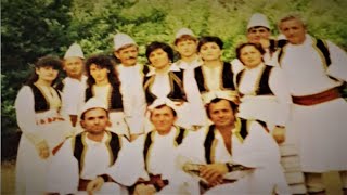 Kurvelesh i serteArap Çeloleskaj dhe Eleonora ShkurtiVranisht Vlore 1980 [upl. by Amehsat]