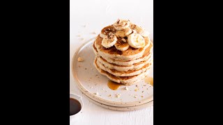 Oggi è il worldveganday perciò ho pensato di fare colazione assieme con pancake alla banana🌿 [upl. by Engenia]