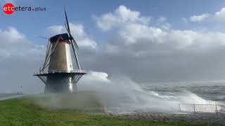 Oranjemolen Vlissingen in storm Eunice [upl. by Grail]