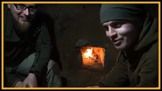 Bushcraft Camp S02E02 Ofen im Grubenhaus  Lagerbau Outdoor Shelter [upl. by Medora912]