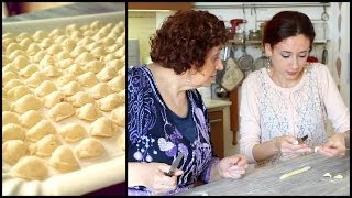 Orecchiette fatte a mano  Ricetta originale pugliese [upl. by Malina389]