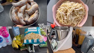 Daily ❤️ Vlog pe o zi  Ce fac o zi intreaga  Cumparaturi  Cornuri cu gem si nuttela la cuptor🥐 [upl. by Reinaldo]