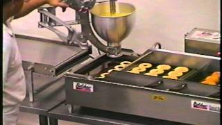 Belshaw Donut Robot® Mark 6 Doughnut System [upl. by Akins]