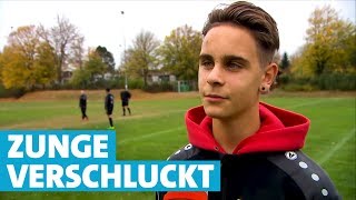 Zunge verschluckt 14Jähriger Fußballer rettet Gegenspieler das Leben [upl. by Boardman481]