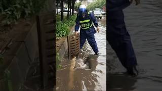 Volunteering to Unblock Blocked Drains for FREE and Save the Day trending satisfying shorts [upl. by Linnell889]