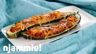 Gevulde courgette met kippengehakt Recept  njammie [upl. by Aehs]