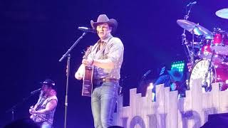 Jon Pardi  Heartache Medication Jan 2919 in Vancouver BC [upl. by Aiuqet]