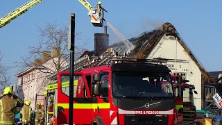 ONSCENE  Thatched Roof Fire at The Shambles pub Lutterworth 130223 [upl. by Cordova]