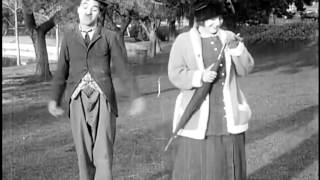 Carlitos e e os guardachuvas Between Showers 1914  CHARLIE CHAPLIN COMPLETO [upl. by Gery]