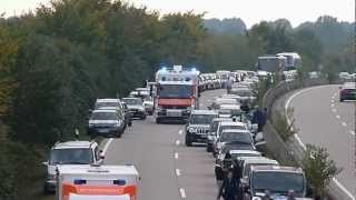 Feuerwehr Düsseldorf  Brennt PKW [upl. by Eelirrem]