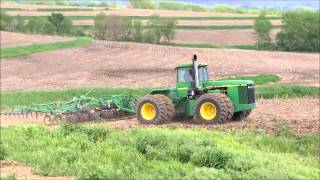 John Deere 8850 and 726 Mulch Finisher [upl. by Nnaed]